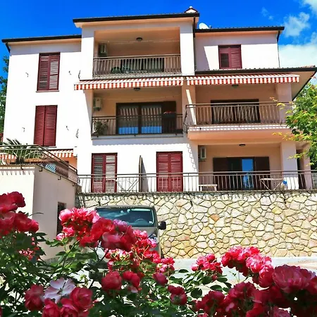 7429a Apartment *