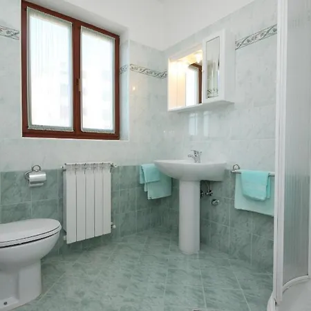 7429a Apartment *